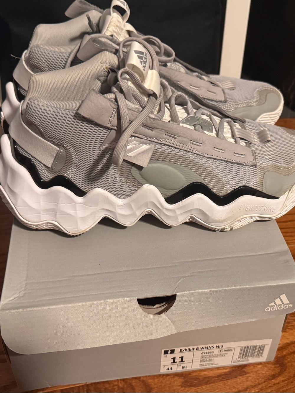 Adidas Exhibit B Women’s MIDS. Basketball Shoes, Size 11